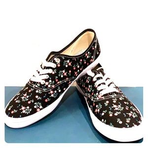 American Eagle Sneakers!!